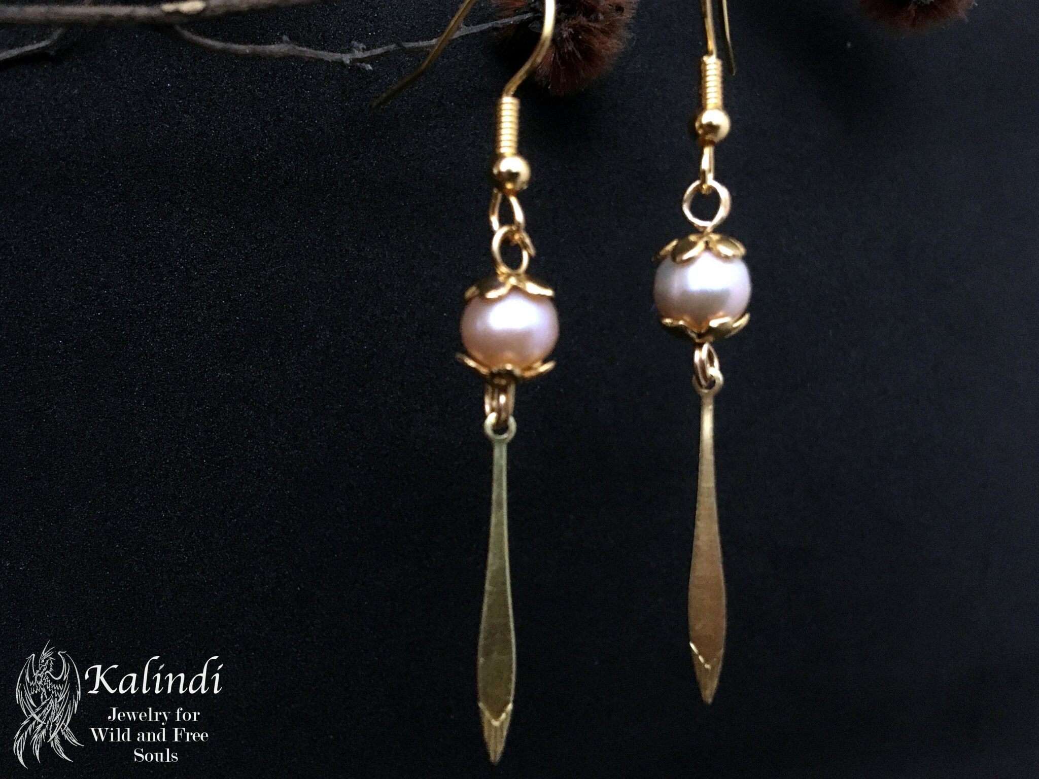 Magic Pearl Earrings.