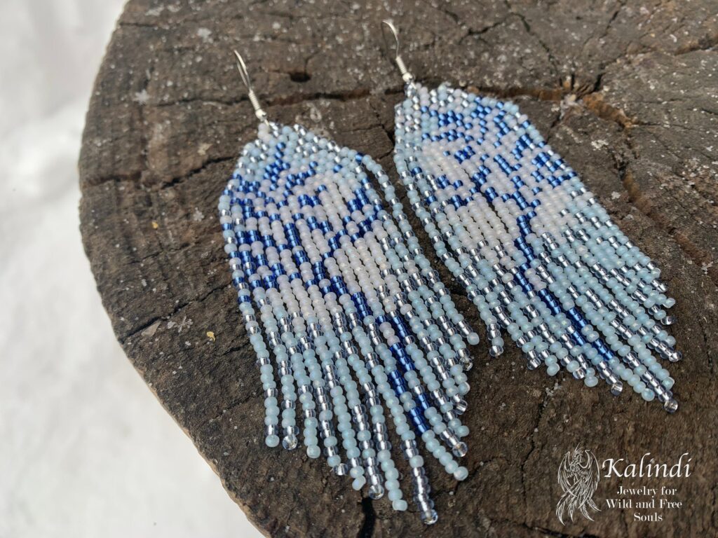 Snow earrings made of handmade beads