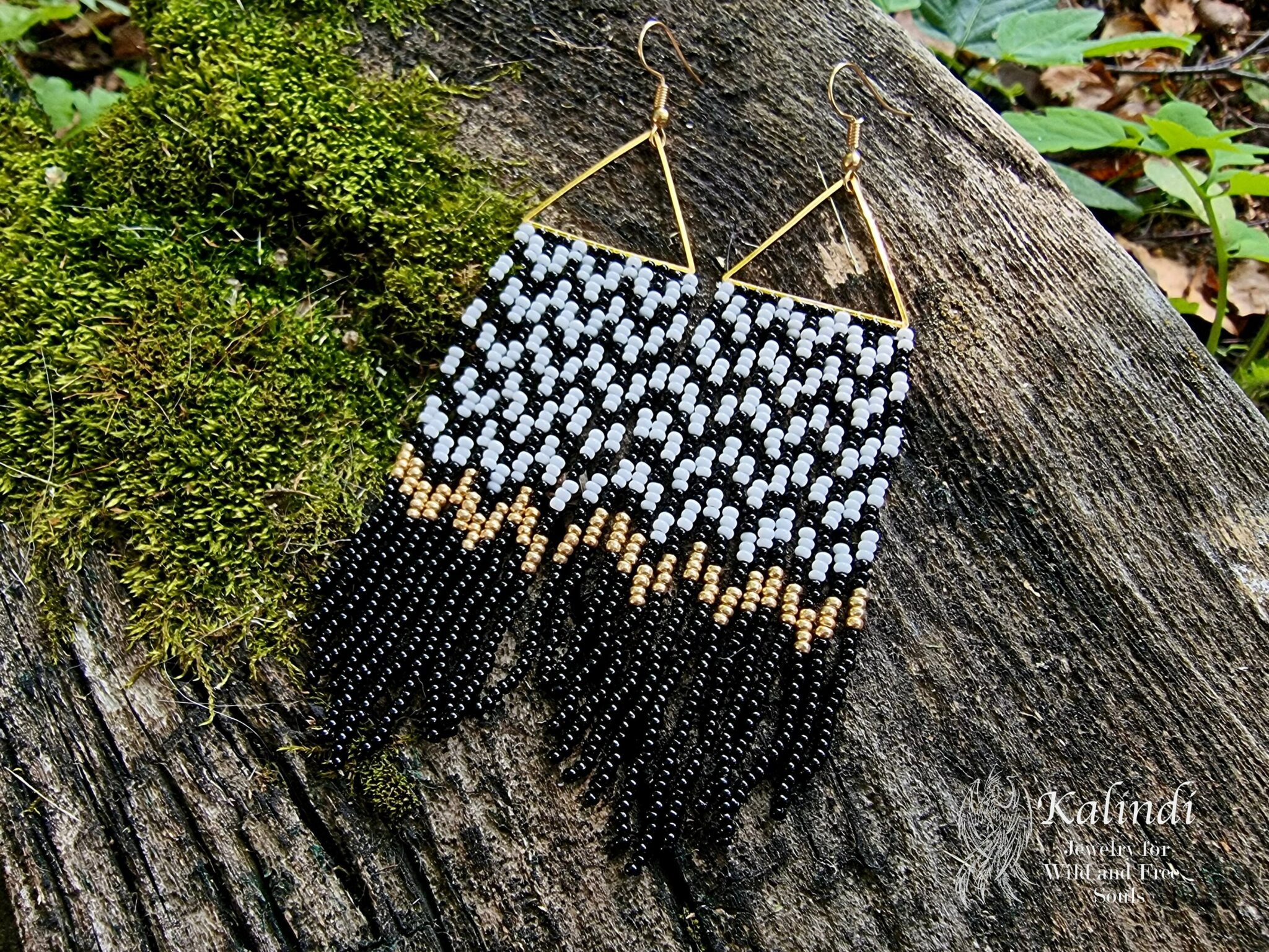 HANDMADE BEADED EARRINGS WITH FRINGE