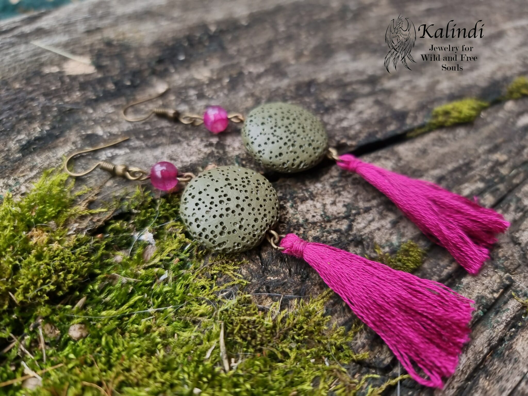 Earrings with lava and tassels