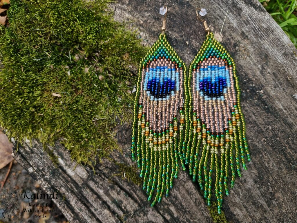 HANDMAD GREEN PEACOCK BEADED EARRINGS