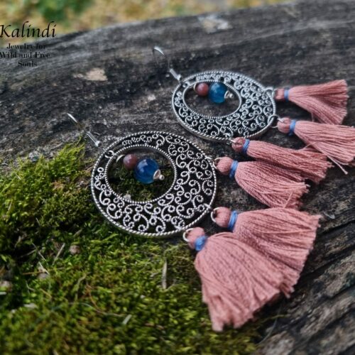 Earrings with tassels in bohemian style