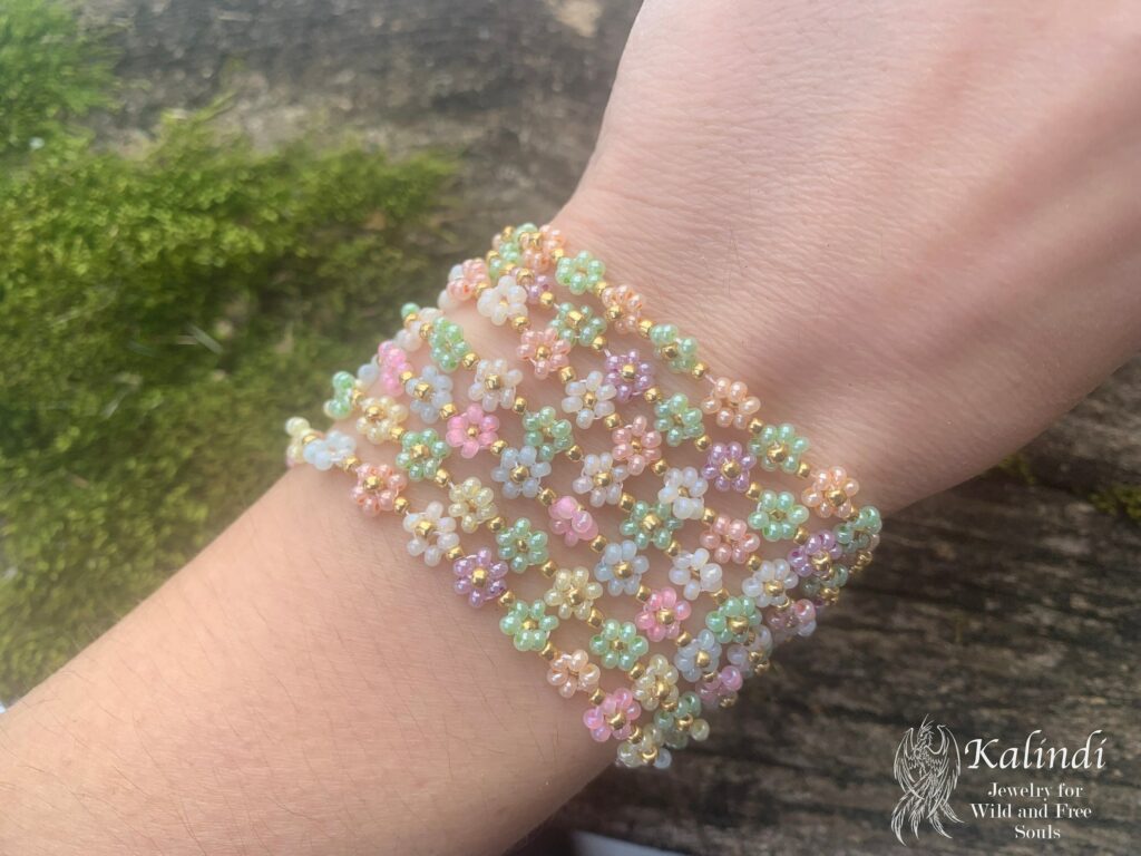 Delicate Flowers Beaded Bracelet