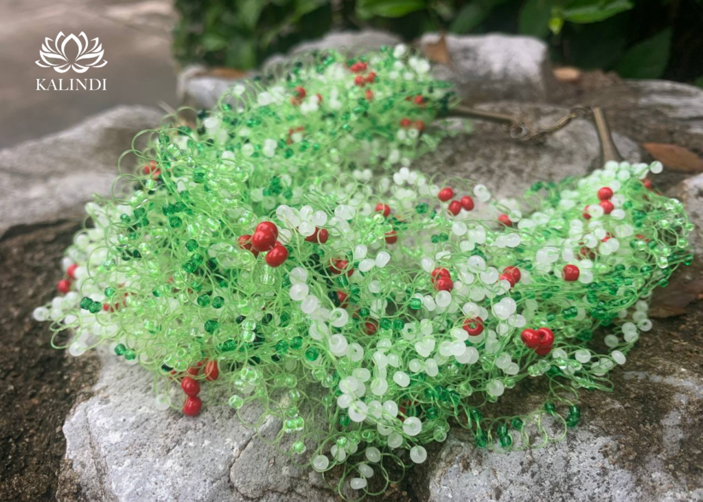 Apple CROCHET AIR NECKLACE