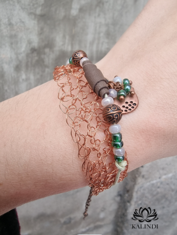 Braided bracelet made of copper wire