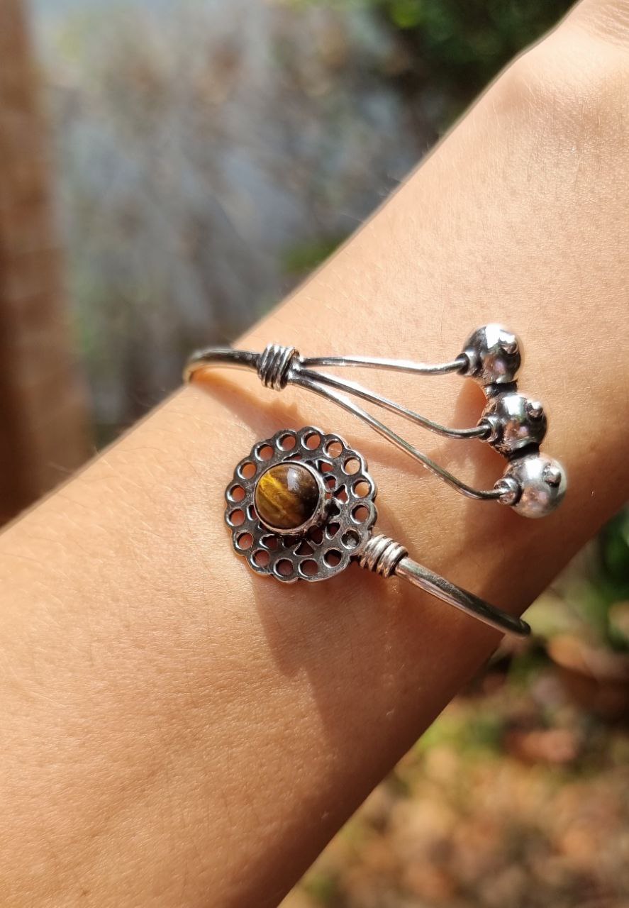 handmade boho-style tiger's eye bracelet from India