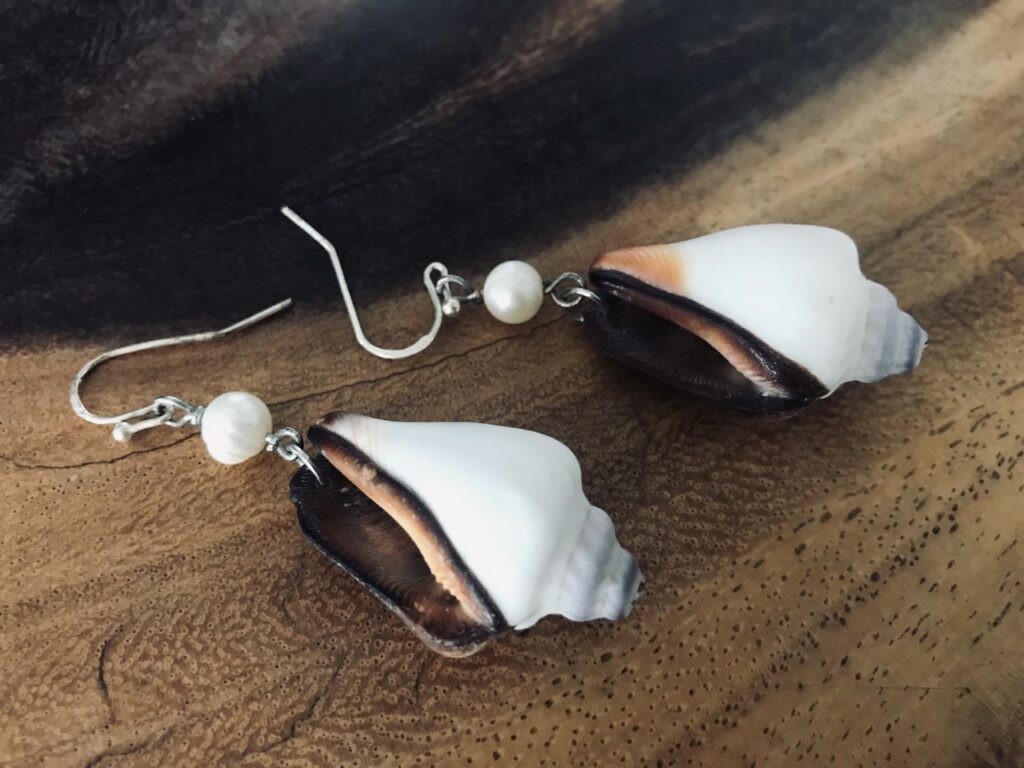 Handcrafted Shell and Pearl Earrings: Natural Elegance